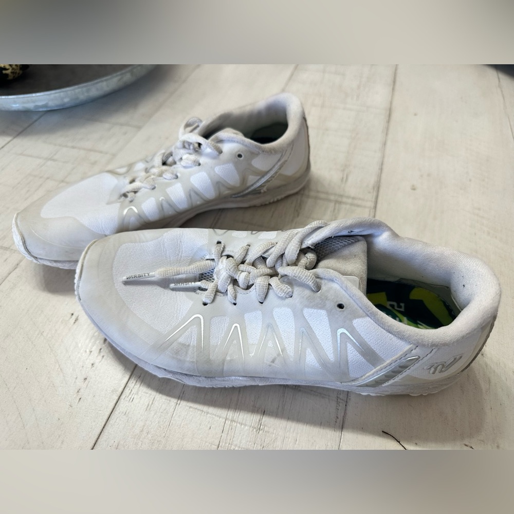 Varsity Cheer Shoes DBL Edge 2 Size 6.5